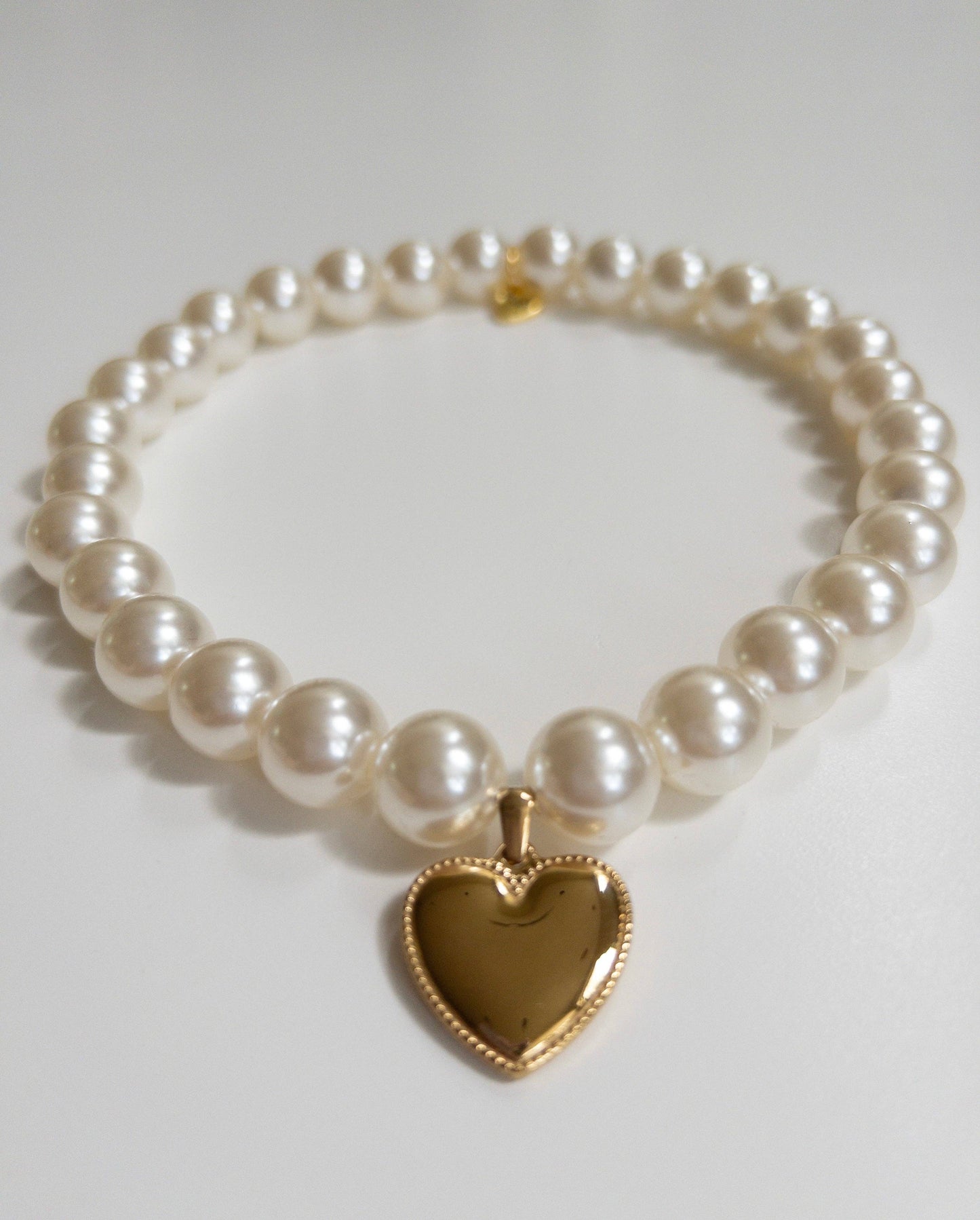 Pearly Lune Skinny Necklace: 11 inches