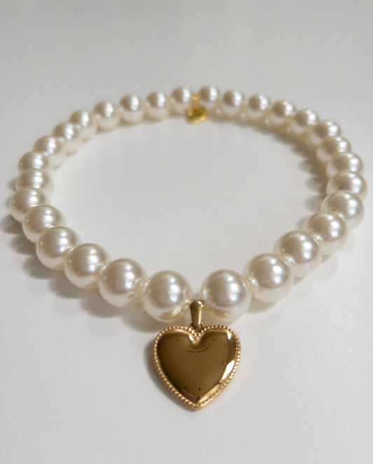 Pearly Lune Skinny Necklace: 13 inches